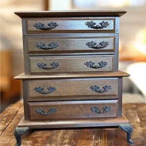 Vintage Wooden jewelry Chest 5 drawer lined. Footed Queen Ann style